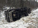 Клинцевич напомнил, что кроме Радчикова в совершении преступления, в результате которого в 1996 году погибли 14 человек и 19 были ранены, обвинялись еще 2 бывших "афганца" - Андрей Анохин и Михаил Смуров Клинцевич напомнил, что кроме Радчикова в совершении преступления, в результате которого в 1996 году погибли 14 человек и 19 были ранены, обвинялись еще 2 бывших "афганца" - Андрей Анохин и Михаил Смуров
