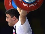 Российский штангист Дмитрий Берестов завоевал золото на Олимпиаде в Афинах