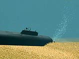 Атомную подводную лодку "Курск", затонувшую 12 августа в Баренцевом море, постепенно затягивает в ил
