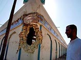 Главная мечеть иракского города Эль-Куфа подверглась в четверг артиллерийскому обстрелу. Об этом сообщает РИА "Новости" со ссылкой на катарский спутниковый телеканал Al-Jazeera