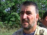 Как сообщил в четверг исполняющий обязанности министра внутренних дел Чечни Руслан Алханов, он подписал приказ, предписывающий "открывать огонь на поражение против каждого, кто появится в Грозном и в других населенных пунктах в масках".