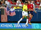 Женская сборная США победила команду Бразилии в финале олимпийского турнира в Афинах