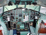 Система аварийного оповещения срабатывает только при нажатии кнопки членами экипажа, а на воздушных судах такие кнопки установлены как в пассажирском салоне, так и в кабине пилотов