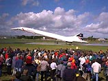 Адвокаты семей погибших 25 июля в авиакатастрофе лайнера Concorde под Парижем готовы представить в суд иски на Air France на сумму в 300 млн. евро (272 млн. долларов) Адвокаты семей погибших 25 июля в авиакатастрофе лайнера Concorde под Парижем готовы представить в суд иски на Air France на сумму в 300 млн. евро (272 млн. долларов)