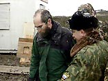 Сотрудники ФСБ доставили Кеннета Глака из Моздока в Назрань Сотрудники ФСБ доставили Кеннета Глака из Моздока в Назрань