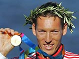 Немец Андреас Диттмер завоевал золото в гонке каноэ-одиночек на Олимпиаде в Афинах. В финишном заплыве Диттмер опередил россиянина Максима Опалева