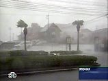 Мощный тайфун "Чаба" в Японии убил 6 человек, и в настоящее время движется к Курилам и Сахалину со скоростью примерно 60 км в час вдоль северо-западного побережья главного японского острова Хонсю