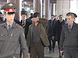 В понедельник в столичном аэропорту Шереметьево-2 сотрудники Национального центрального бюро Интерпола в России завершили экстрадицию из Швеции Александра Петрова. В понедельник в столичном аэропорту Шереметьево-2 сотрудники Национального центрального бюро Интерпола в России завершили экстрадицию из Швеции Александра Петрова.