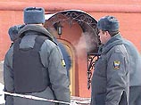 В понедельник днем в самом центре Москвы, на Театральной площади, было совершено разбойное нападение на ювелирный магазин. В понедельник днем в самом центре Москвы, на Театральной площади, было совершено разбойное нападение на ювелирный магазин.