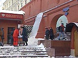 Преступники потребовали отдать им пять наручных часов, общая стоимость которых превышает 500 тысяч рублей, и сразу же скрылись. Преступники потребовали отдать им пять наручных часов, общая стоимость которых превышает 500 тысяч рублей, и сразу же скрылись.