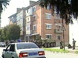 Террористы, удерживающие около 200 заложников в средней школе N1 в городе Беслане (Северная Осетия), выдвинули требование освободить боевиков, содержащихся в следственных изоляторах республики, которые принимали участие в нападении в ночь на 22 июня на Ин Террористы, удерживающие около 200 заложников в средней школе N1 в городе Беслане (Северная Осетия), выдвинули требование освободить боевиков, содержащихся в следственных изоляторах республики, которые принимали участие в нападении в ночь на 22 июня на Ин