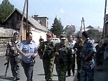 В Беслан прибыли подразделения спецназа, военные медики и спасатели МЧС