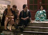 Родственники заложников всю ночь провели у здания школы Родственники заложников всю ночь провели у здания школы