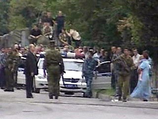 Боевики отпустили женщин с грудными детьми Боевики отпустили женщин с грудными детьми
