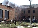 Пожар в спортзале школы в Беслане потушен, но там остаются мины и растяжки