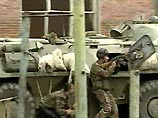 Бойцы спецназа продолжают вести бой с засевшими в пристройке школы боевиками и пытаются подавить последнюю огневую точку террористов