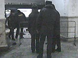 По его словам, основной версией взрыва по-прежнему остается теракт. Однако новые данные, полученные в ходе расследования, могут дать основания для других версий По его словам, основной версией взрыва по-прежнему остается теракт. Однако новые данные, полученные в ходе расследования, могут дать основания для других версий