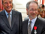 Высшую награду Франции - орден Почетного легиона - вручил в воскресенье президент Жак Ширак известному американскому режиссеру Стивену Спилбергу