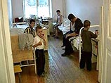 В больницах Москвы, Ростова-на-Дону, Владикавказа и Беслана сейчас находятся 411 пострадавших в результате теракта в Беслане, из которых 225 - дети. Такие данные привели в МЧС и минздраве Северной Осетии