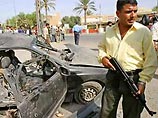Кроме того, в понедельник на дорогах в окрестностях Багдада прогремело три взрыва, жертвами которых стали трое военнослужащих США, сообщает Reuters со ссылкой на армейские источники