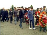 В Беслане третий день хоронят погибших В Беслане третий день хоронят погибших