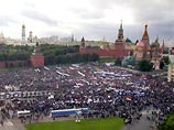 В Москве на Васильевском спуске возле Кремля в среду начался митинг "Россия против террора"