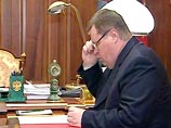 Среди основных заключений следствия - вывод о том, что около 30 боевиков, захвативших школу в Беслане, привезли оружие и взрывчатку с собой. Главари террористов постоянно угрожали заложникам и своим же, расстреливали недовольных, а взрыв произошел, когда Среди основных заключений следствия - вывод о том, что около 30 боевиков, захвативших школу в Беслане, привезли оружие и взрывчатку с собой. Главари террористов постоянно угрожали заложникам и своим же, расстреливали недовольных, а взрыв произошел, когда