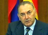 Президент Северной Осетии Александр Дзасохов не просто думает о том, чтобы уйти в отставку, как он заявил на вчерашнем митинге, но уже написал прошение об этом. Правда, в Кремле ему рекомендовали это не афишировать Президент Северной Осетии Александр Дзасохов не просто думает о том, чтобы уйти в отставку, как он заявил на вчерашнем митинге, но уже написал прошение об этом. Правда, в Кремле ему рекомендовали это не афишировать