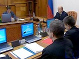 Правительство материально поддержит семьи погибших и пострадавших в Беслане: по 100 тыс. рублей Правительство материально поддержит семьи погибших и пострадавших в Беслане: по 100 тыс. рублей