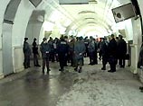 Как установили эксперты ФСБ, в Москве на станции метро "Белорусская" сработало безоболочное устройство, начиненное комбинированным зарядом взрывчатого вещества массой 250-300 г в тротиловом эквиваленте Как установили эксперты ФСБ, в Москве на станции метро "Белорусская" сработало безоболочное устройство, начиненное комбинированным зарядом взрывчатого вещества массой 250-300 г в тротиловом эквиваленте