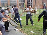 Боевики тоже могут получить 300 млн, если сдадут Басаева и Масхадова Боевики тоже могут получить 300 млн, если сдадут Басаева и Масхадова