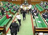 В Британии пять противников запрета охоты на лис ворвались в парламент