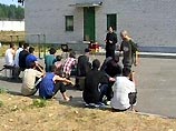 По словам главы МВД Австрии Эрнста Штрассера, желательно, чтобы центр находился не очень далеко от родины беженцев, и они "в случае нормализации обстановки в местах своего проживания могли быстро вернуться домой" По словам главы МВД Австрии Эрнста Штрассера, желательно, чтобы центр находился не очень далеко от родины беженцев, и они "в случае нормализации обстановки в местах своего проживания могли быстро вернуться домой"