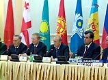 Владимир Путин в четверг, комментируя ситуацию в Абхазии, заявил, что решать конфликтные ситуации вообще, и в СНГ, в частности, надо с помощью переговоров и учетом интересов всех сторон
