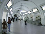 На станции метро "Третьяковская" под колесами поезда погиб мужчина 