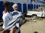 На Гаити начали хоронить в братских могилах погибших от урагана "Жанна"