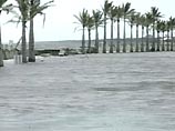В американском штате Флорида продолжает бушевать тропический шторм "Жанна"