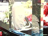 В Москве открыт памятник на могиле Юрия Сенкевича В Москве открыт памятник на могиле Юрия Сенкевича