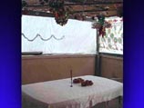 Праздник Кущей установлен в память 40-летнего странствия еврейского народа по Аравийской пустыне на пути из Египта в Землю Обетованную, когда люди жили в палатках и шалашах