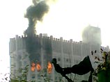 У Останкинского телецентра представители Комитета памяти жертв трагических событий сентября-октября 1993 года провели в воскресенье траурный митинг и панихиду по погибшим