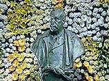Учрежденная в конце ХIХ века шведским ученым, изобретателем динамита Альфредом Нобелем премия включает пять номинаций - в области физиологии и медицины, физики, химии, литературы, вручается также Нобелевская премия мира