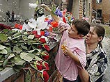 Стратегия российской власти после теракта в Беслане напоминает реакцию на катастрофу с подлодкой "Курск": минимизировать число пострадавших, не допускать расследования, винить Запад
