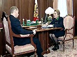 Матвиенко отметила, что в результате первого указа почти для 6,9 млн. россиян, получавших минимальную пенсию, ее размеры повысятся с 468 до 600 рублей. Матвиенко отметила, что в результате первого указа почти для 6,9 млн. россиян, получавших минимальную пенсию, ее размеры повысятся с 468 до 600 рублей.