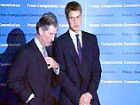 инц Чарльз, по сообщениям из Лондона, вечером в среду вместе со своим сыном Уильямом и подругой Камиллой Паркер Боулз посетил один из приемов в столице Великобритании инц Чарльз, по сообщениям из Лондона, вечером в среду вместе со своим сыном Уильямом и подругой Камиллой Паркер Боулз посетил один из приемов в столице Великобритании
