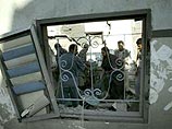 Один палестинец погиб и три получили ранения в воскресенье в результате ракетного удара израильских ВВС по жилому дому в лагере беженцев Джабалия на севере сектора Газа