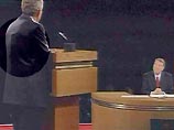 Слухи об использовании Бушем скрытого радиоустройства циркулируют главным образом в интернете и появились сразу после того, как в прессе была опубликована фотография первых предвыборных дебатов между президентом США и сенатором Керри
