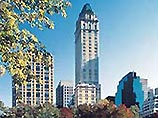 Как утверждает New York Post, эта квартира - самая дорогая на Манхэттене да и в США в целом. Цвейг готов уступить свои престижные апартаменты за какие-то 70 млн долларов. "Смотрины" для серьезных инвесторов начнутся во вторник
