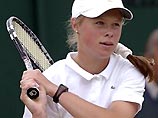 18-летняя россиянка Вера Душевина вышла во второй раунд "Кубка Кремля" по теннису, переиграв в своем стартовом матче на турнире Магдалену Малееву из Болгарии, выигравшую "Кубок Кремля" в 2002 году 18-летняя россиянка Вера Душевина вышла во второй раунд "Кубка Кремля" по теннису, переиграв в своем стартовом матче на турнире Магдалену Малееву из Болгарии, выигравшую "Кубок Кремля" в 2002 году
