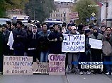 Иностранные студенты провели в пятницу в Санкт-Петербурге траурное шествие в память о гражданине Вьетнама, убитом неизвестными в ночь на четверг