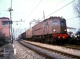 Три часа железнодорожники Италии ловили локомотив, из которого выпал машинист (ФОТО)